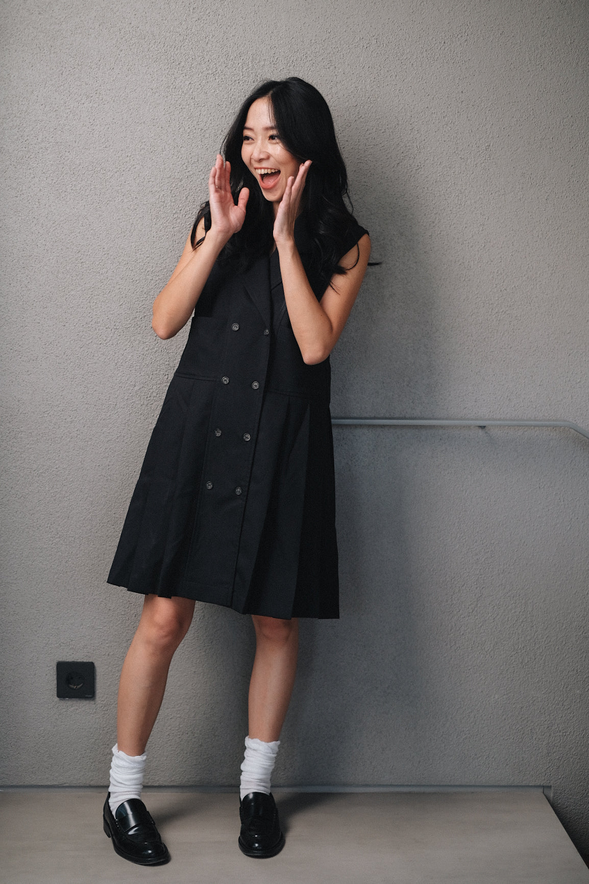 SERAPHINE SLEEVELESS DRESS IN DEEP BLACK