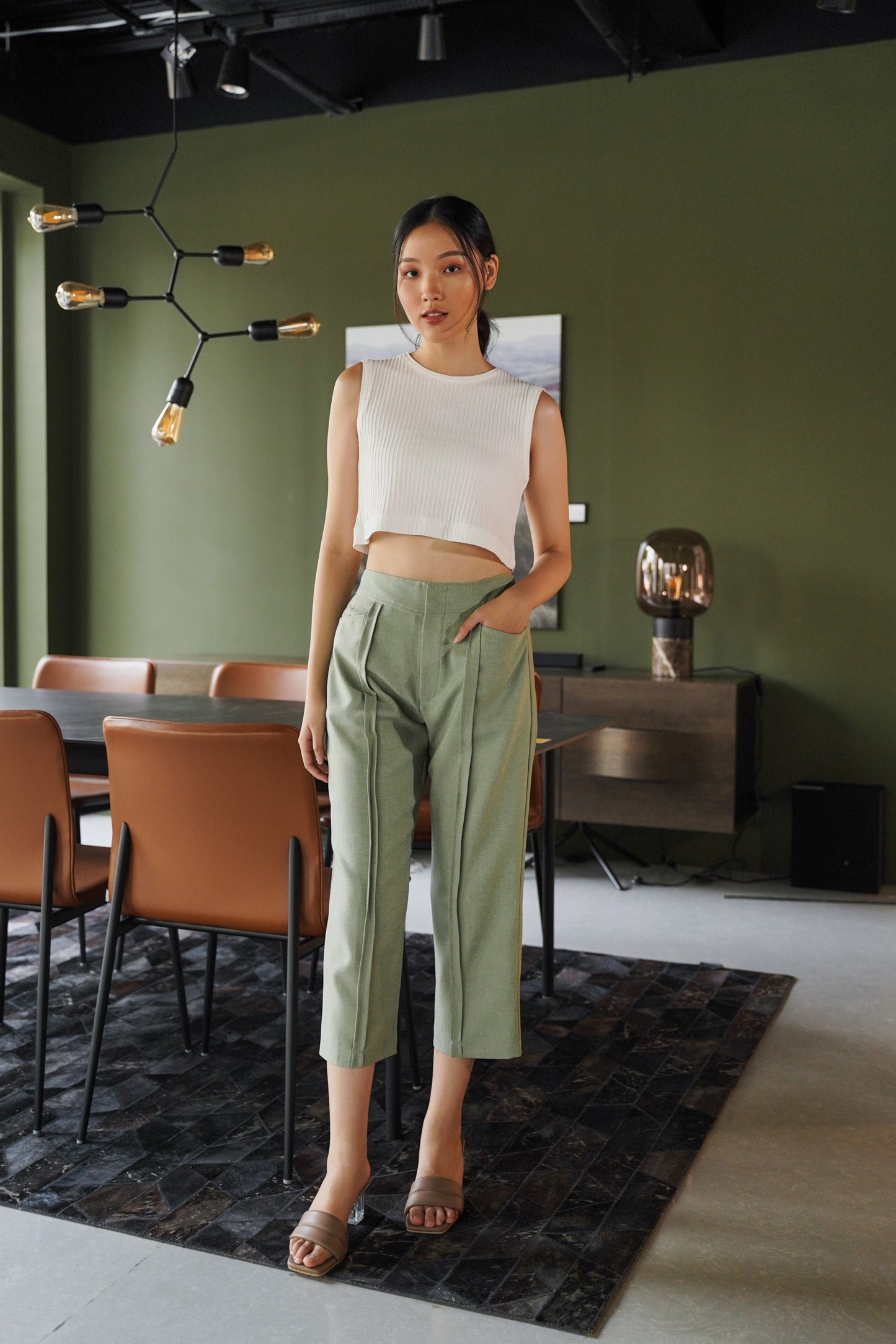 DEFECT 10% - MELL CROP - SLEEVELESS IN OFFWHITE