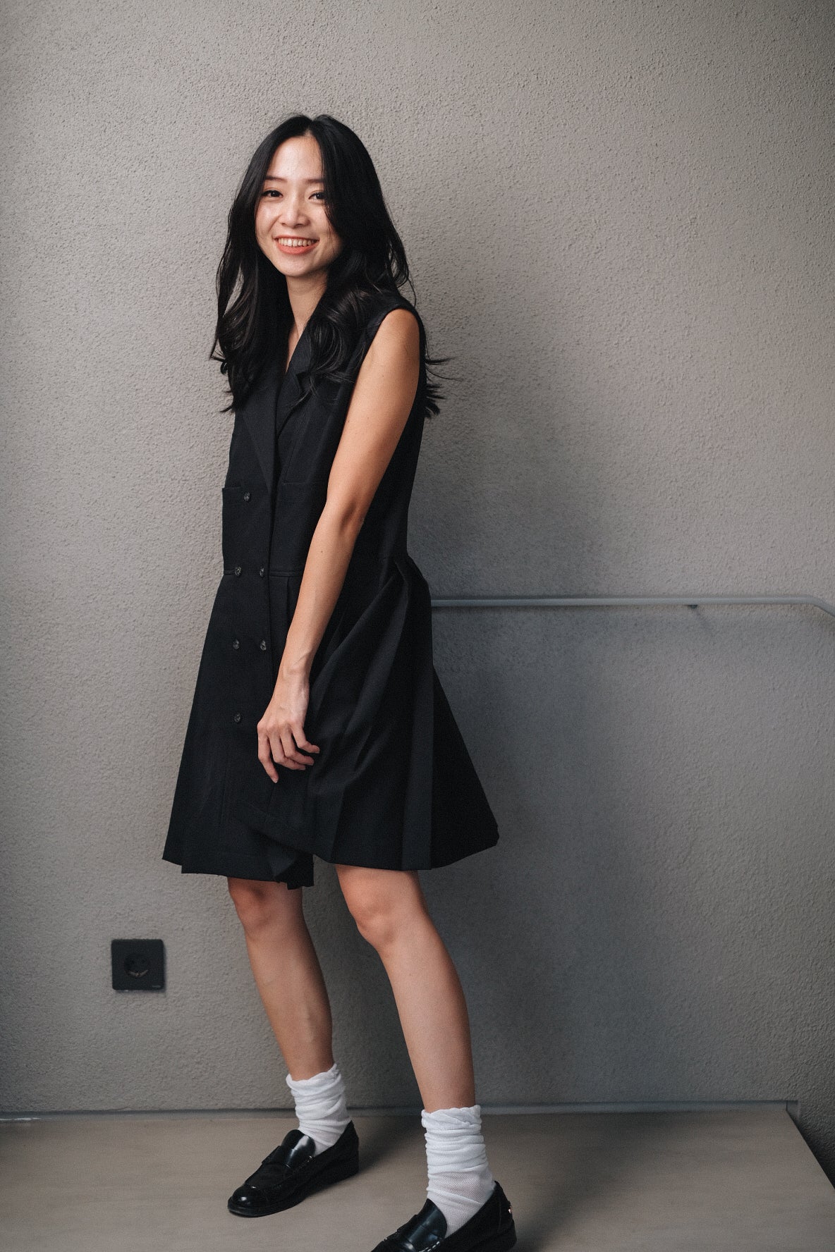 SERAPHINE SLEEVELESS DRESS IN DEEP BLACK