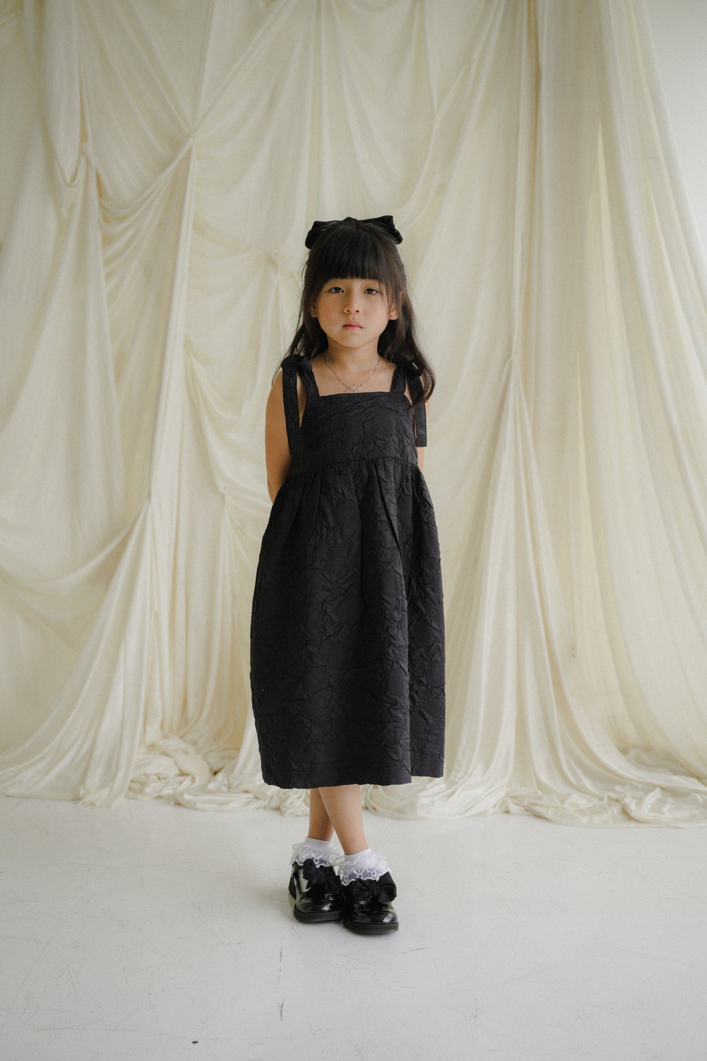 MINI CHARLOTTE IN BLACK SWAN