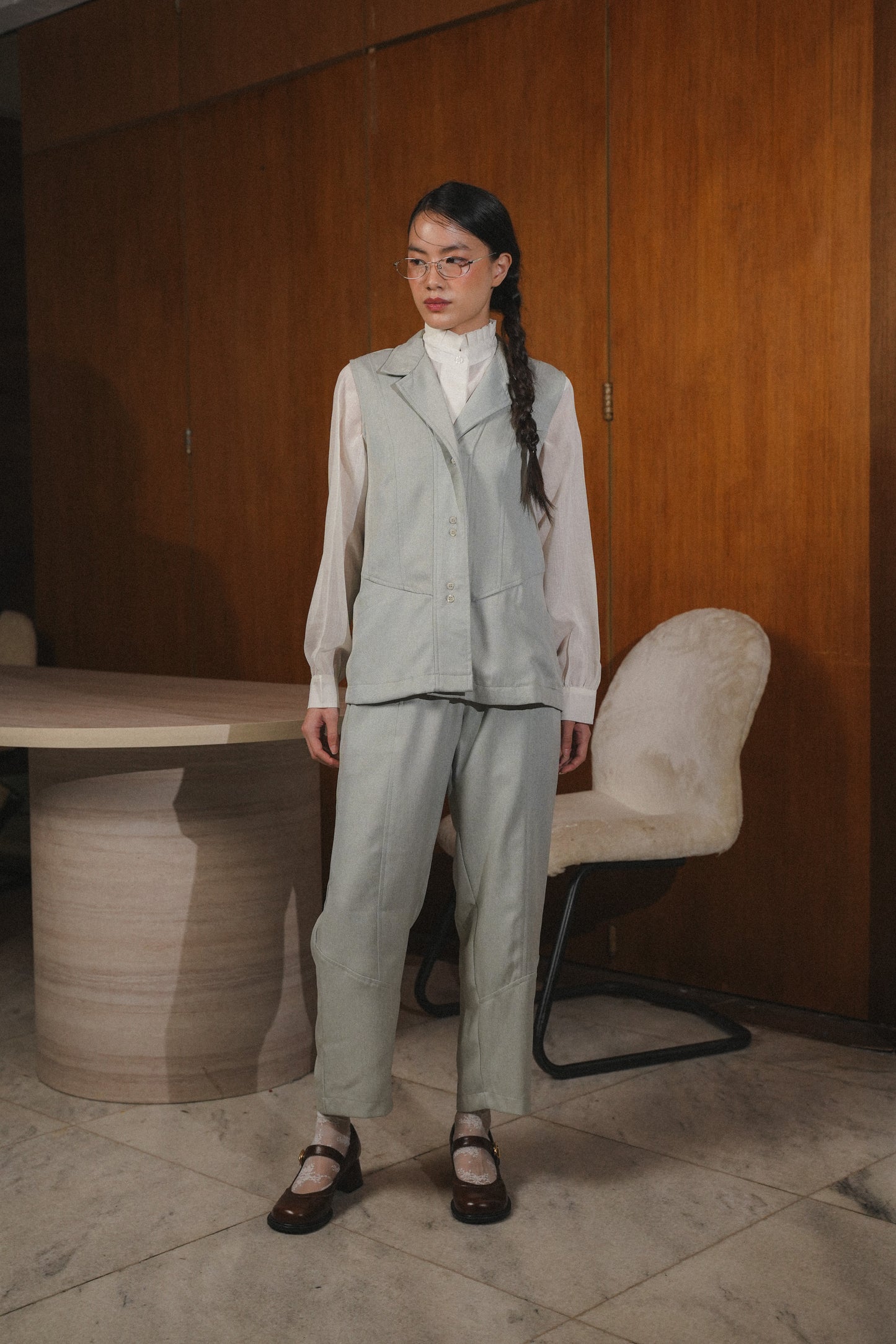 SET - AGATHE LUNE IN CASTING SHADOW