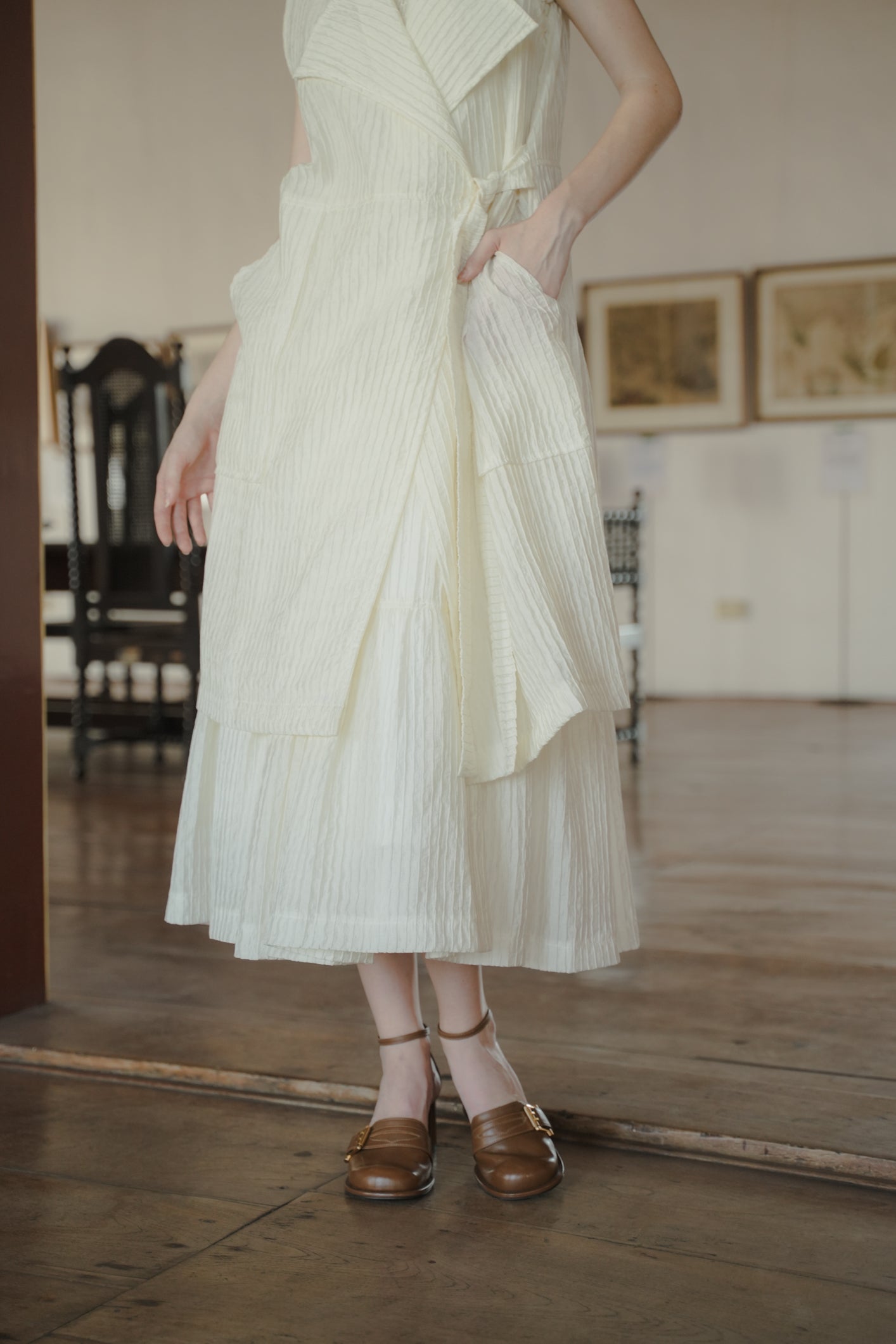 SET - HAEIN HYUN JIWOON IN PEARL WHITE