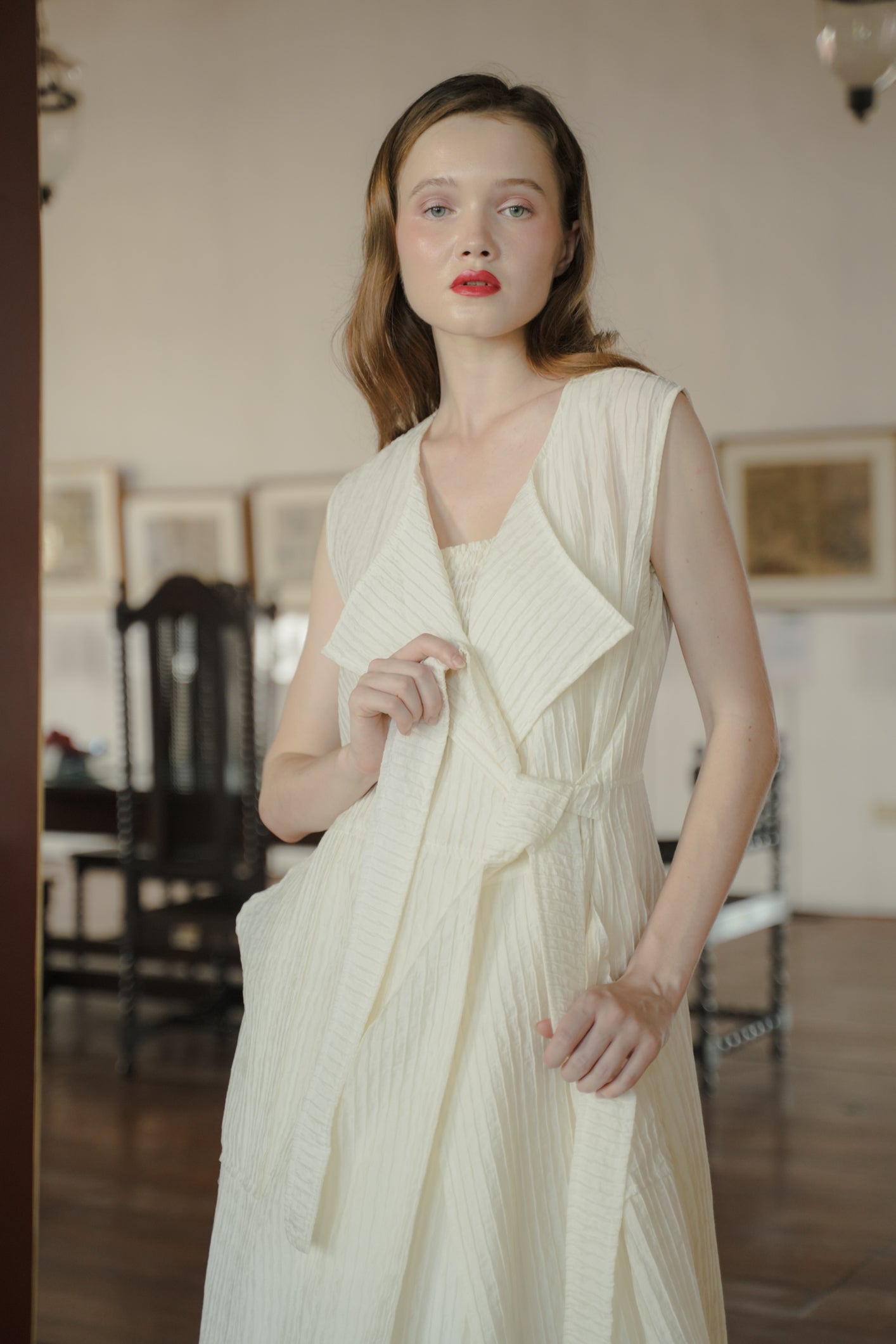 SET - HAEIN HYUN JIWOON IN PEARL WHITE