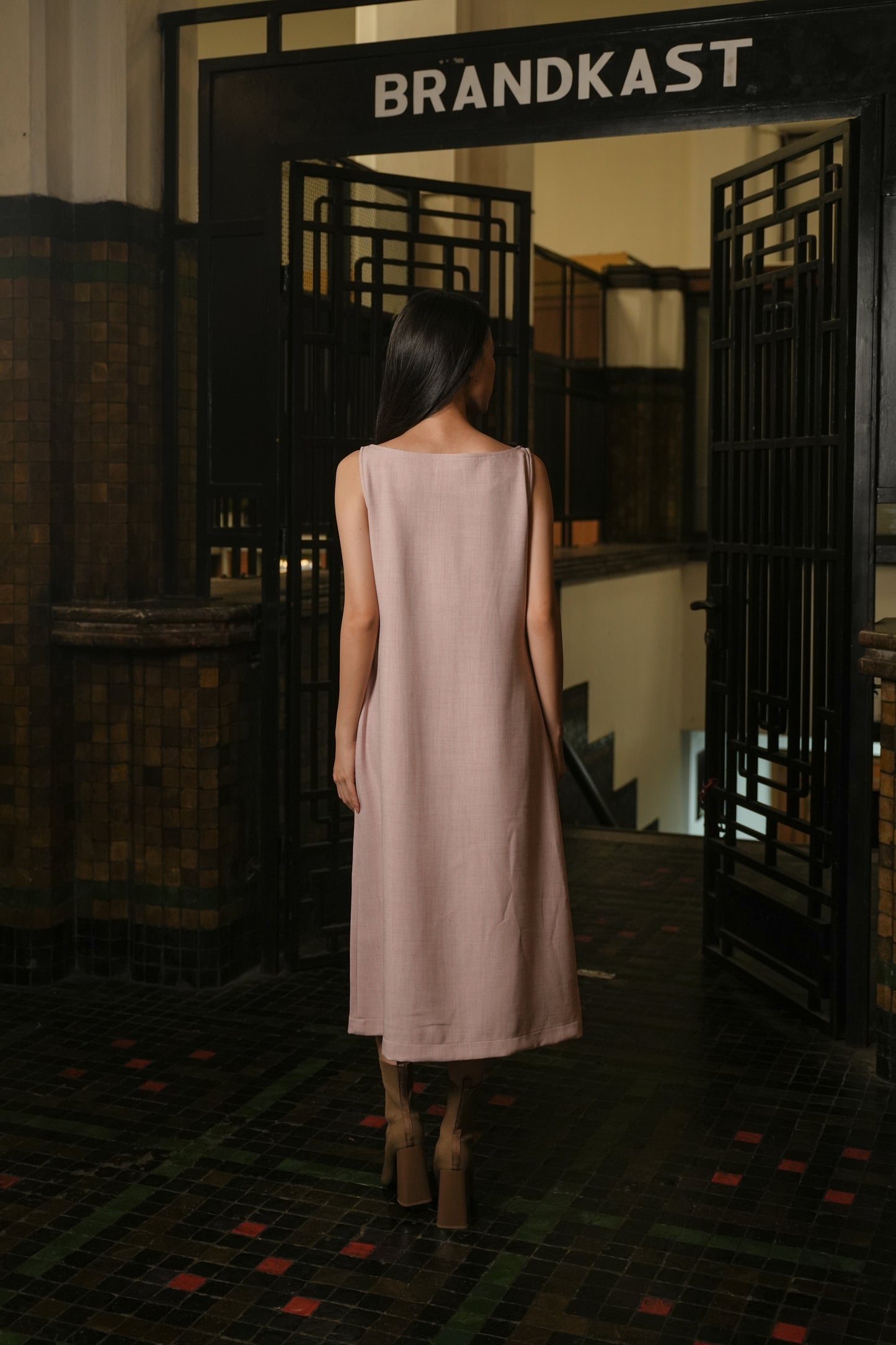 LAMER DRESS IN FEATHER BERRY
