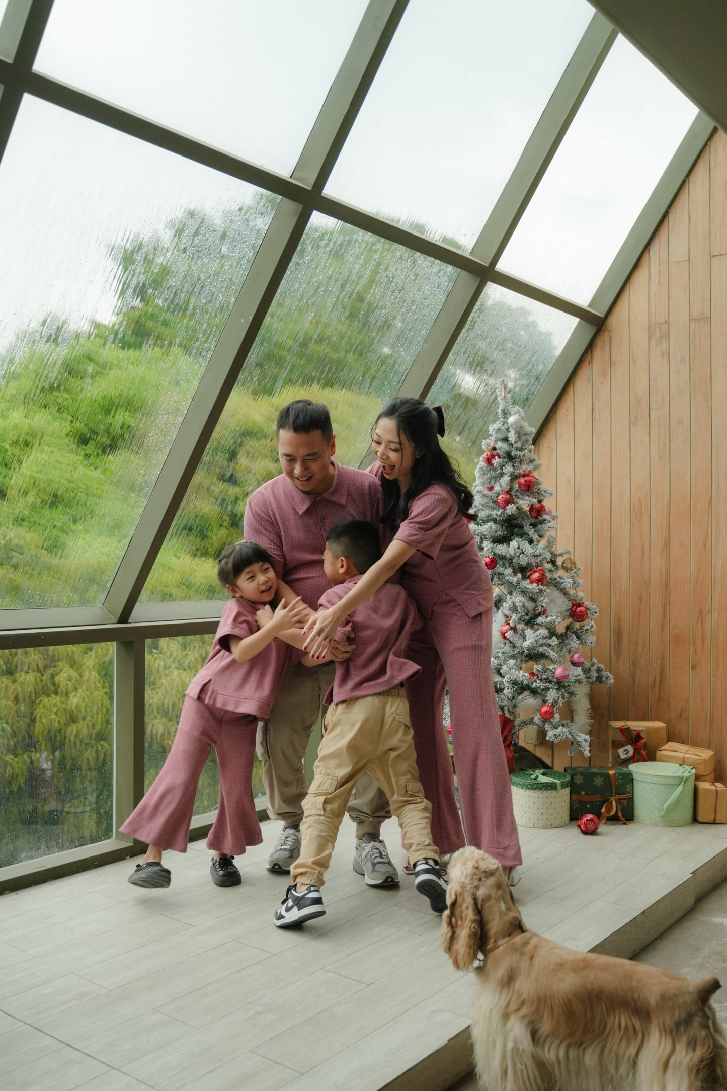SET - SHERRY ANN + RALPH IN JOLLY RED