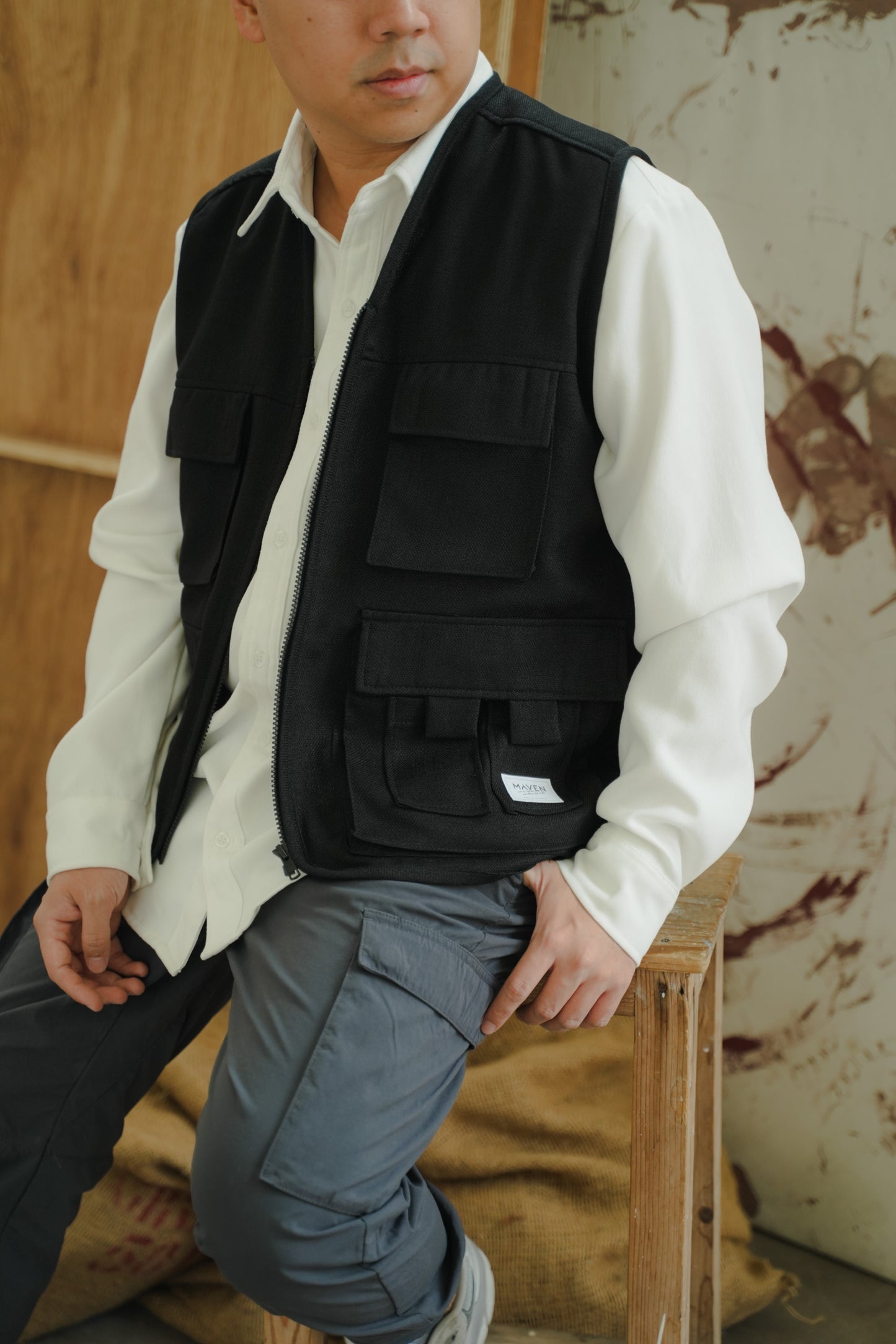 ARKET VEST IN DEEP BLACK