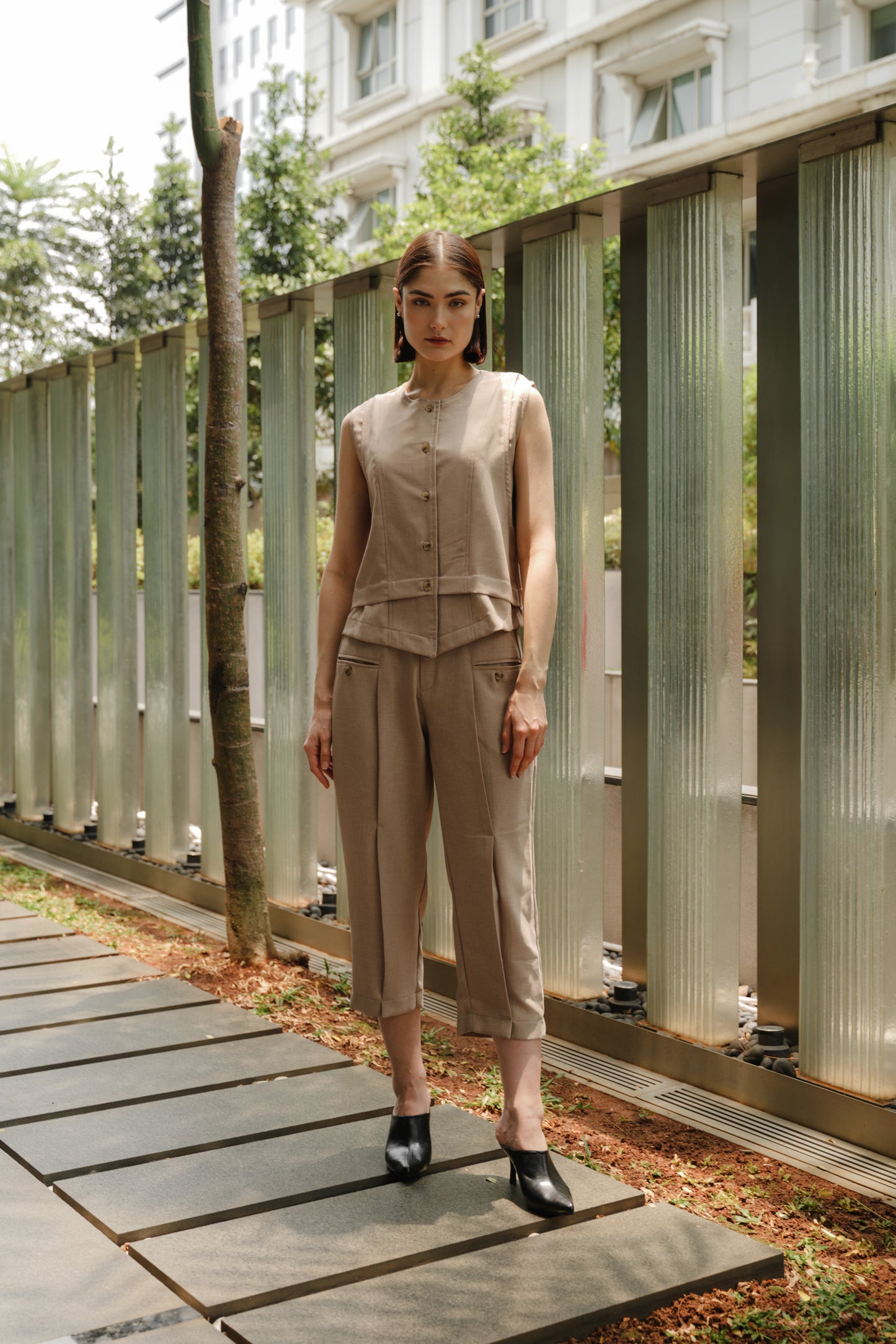 DEFECT 15% - NEGISHI TOP SLEEVELESS IN GRANOLA