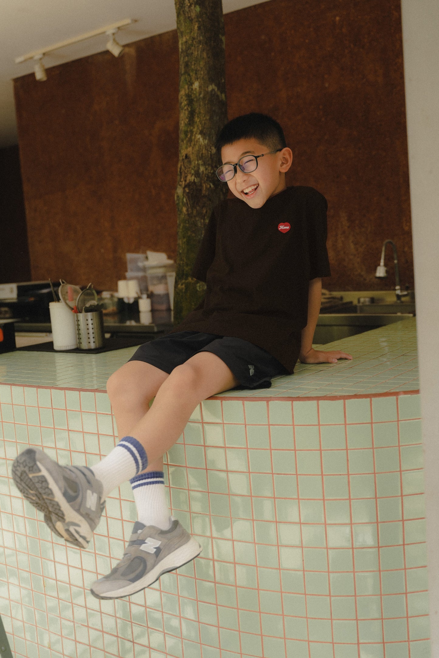 MINI TYANN TEES IN TRUFFLE