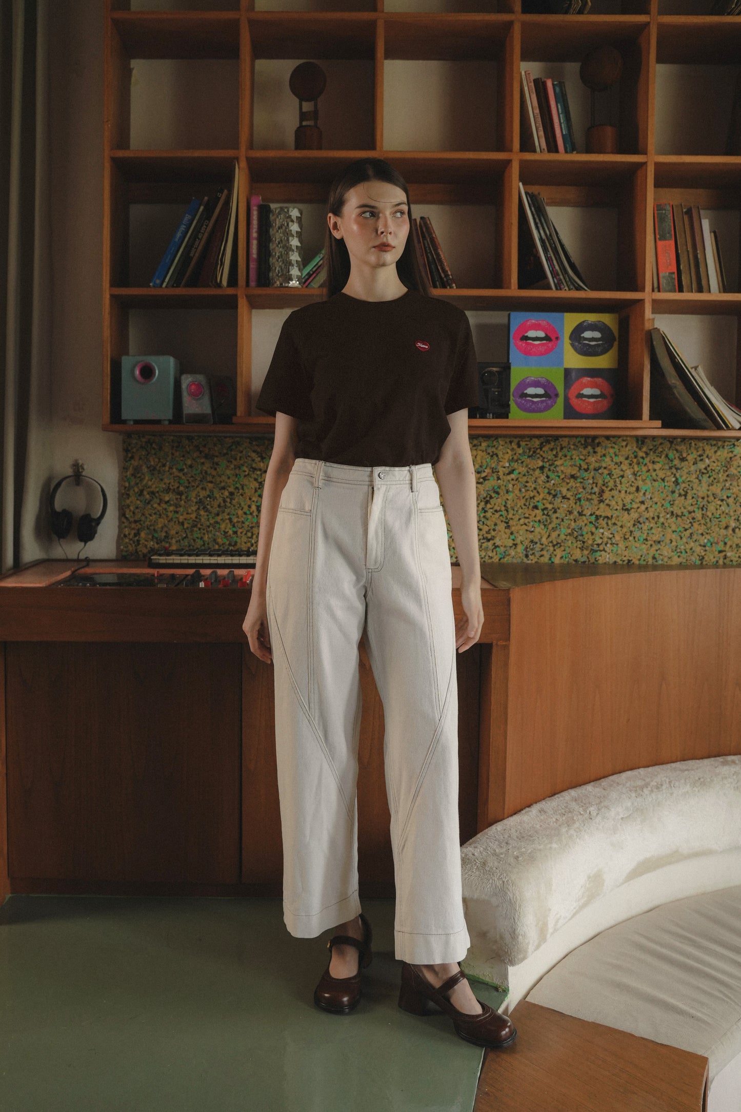 TYANN UNISEX TEES IN TRUFFLE