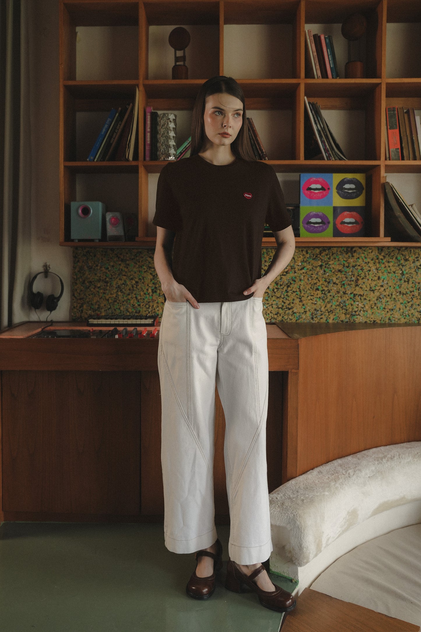 TYANN UNISEX TEES IN TRUFFLE