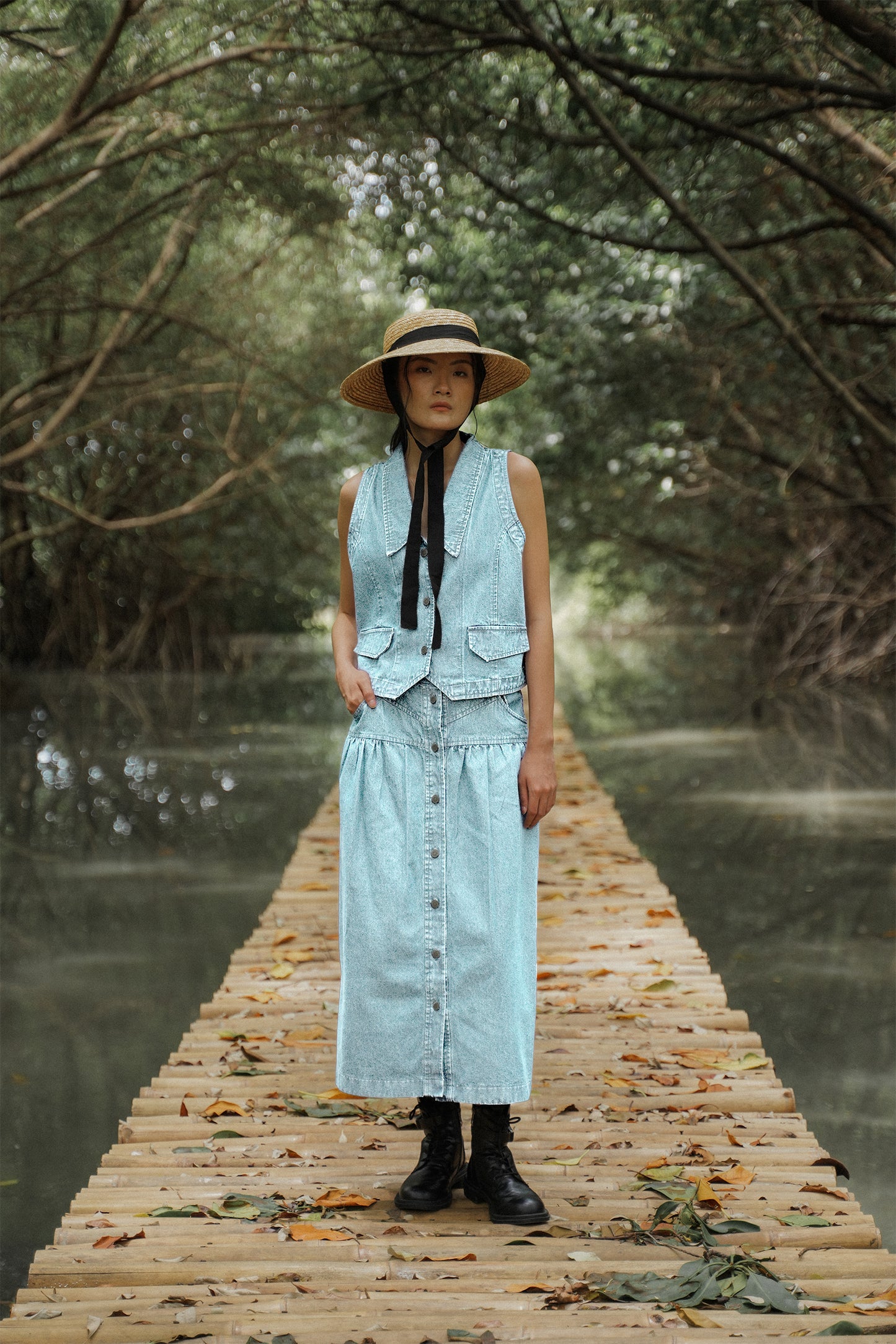 TROCADERO VEST IN SUNBLEACH