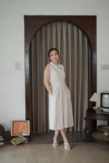 ALIYAA DRESS SLEEVELESS IN PEARL WHITE