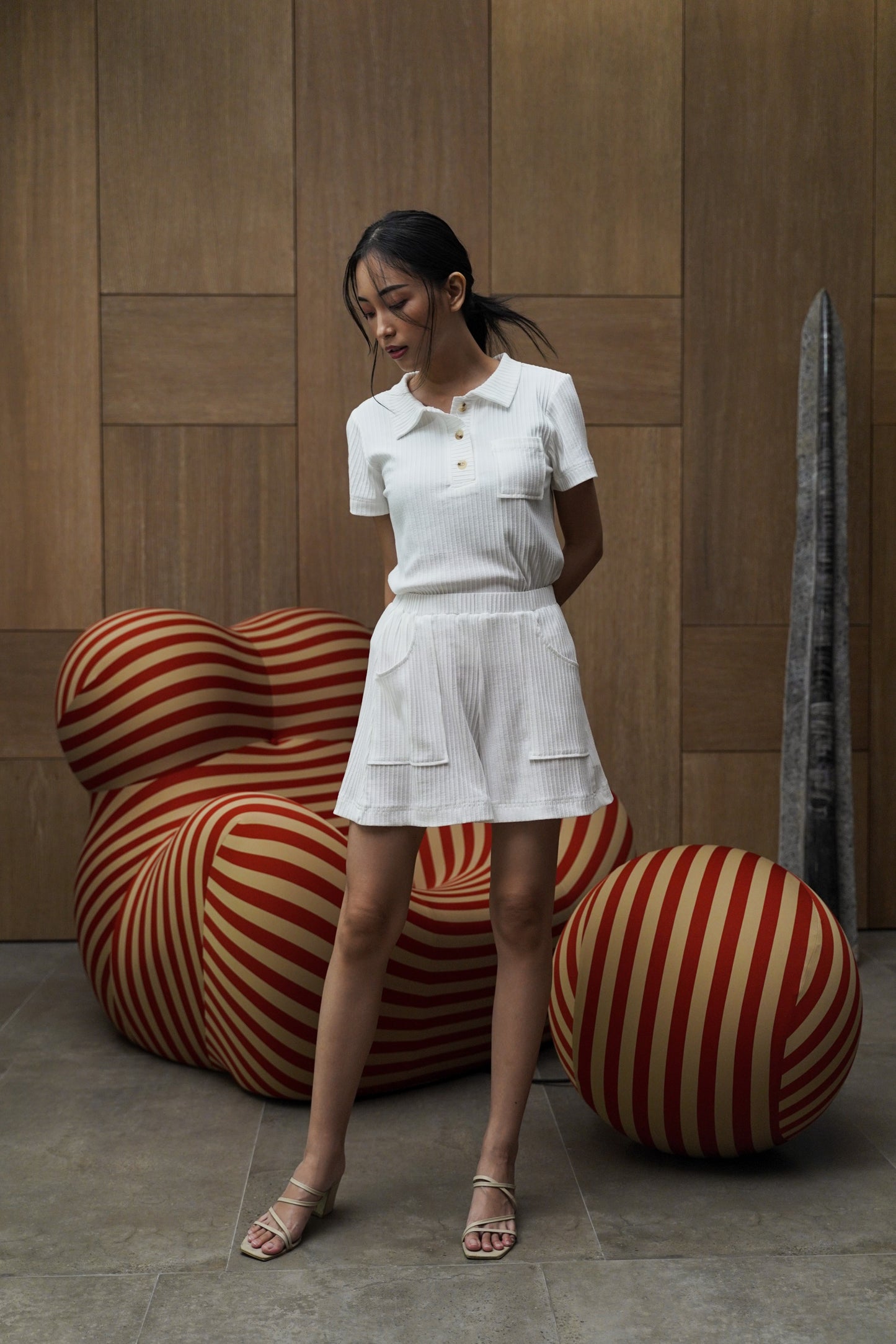 MOCHI HAMLET SET IN OFFWHITE