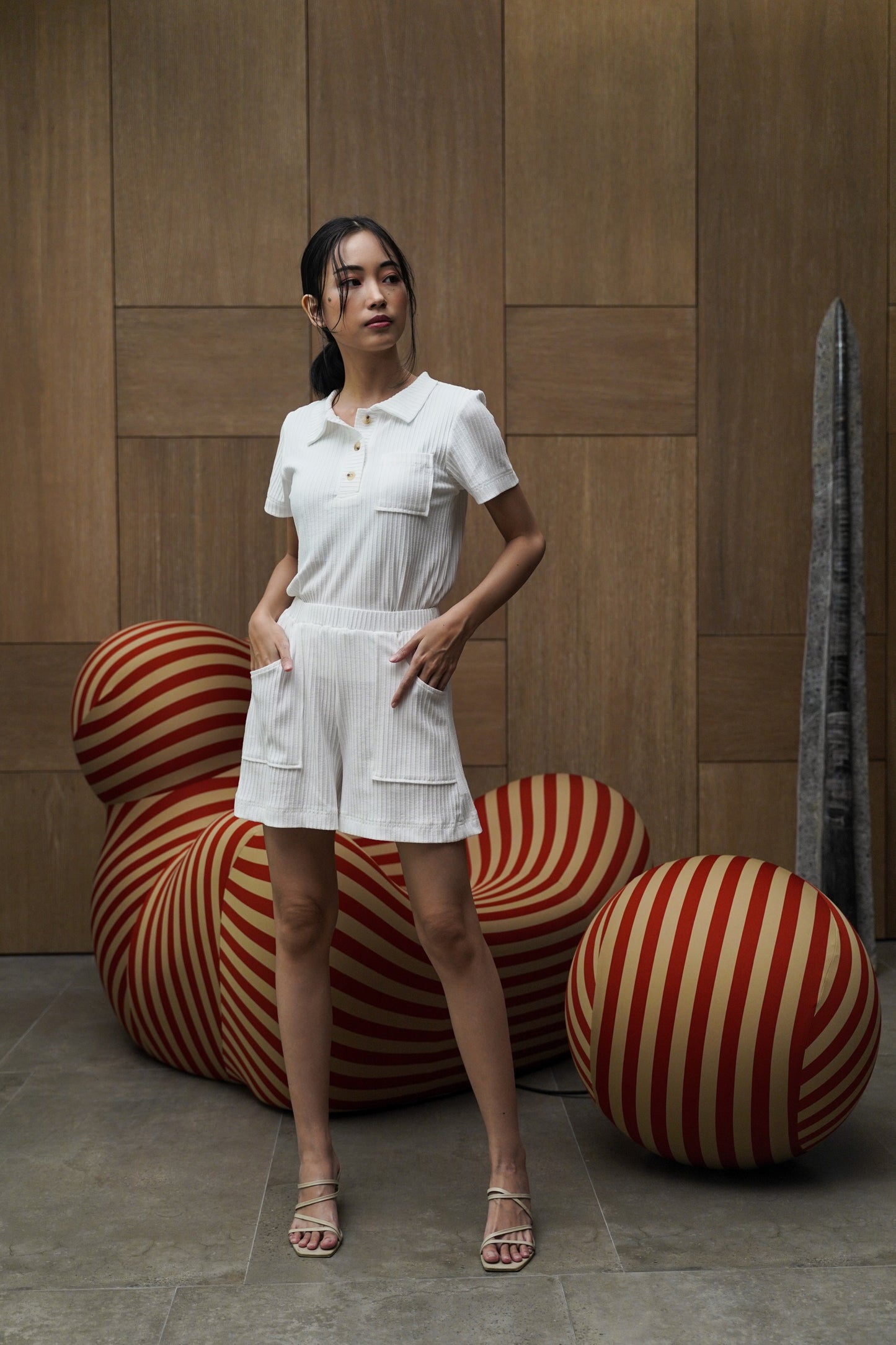 MOCHI HAMLET SET IN OFFWHITE