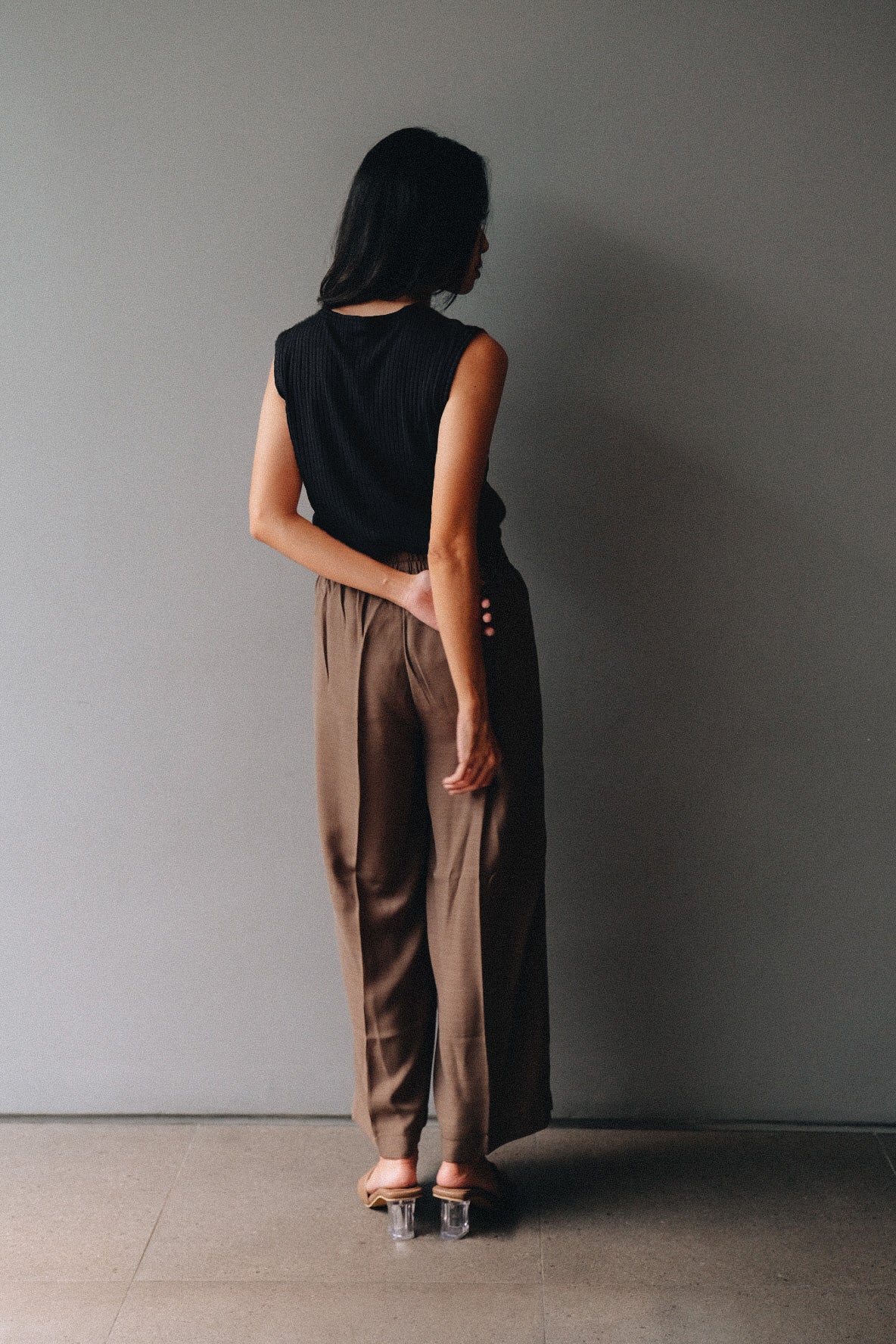 MELL UNCROP - SLEEVELESS IN DEEP BLACK