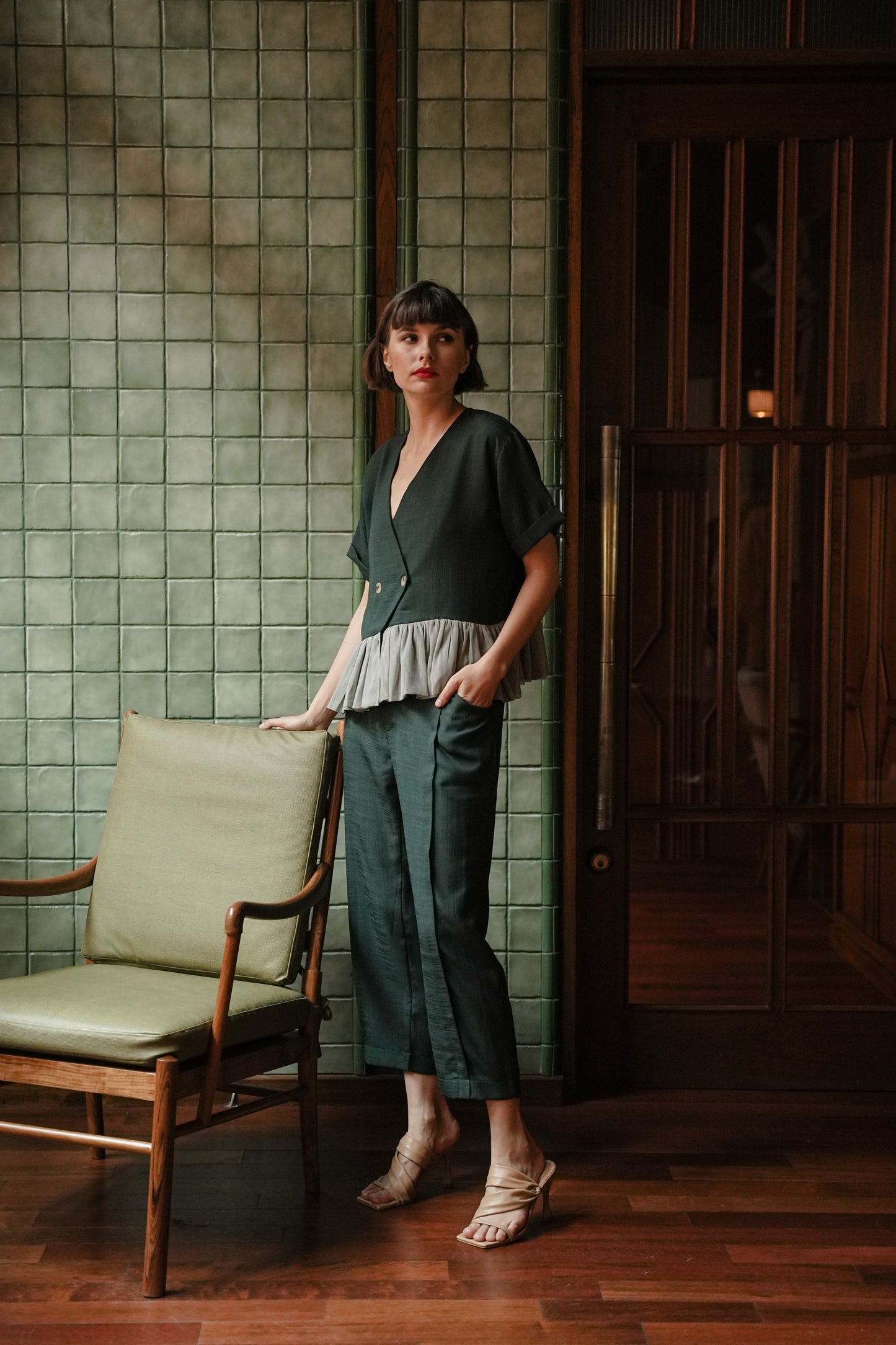 SWORD PANTS IN WREATH