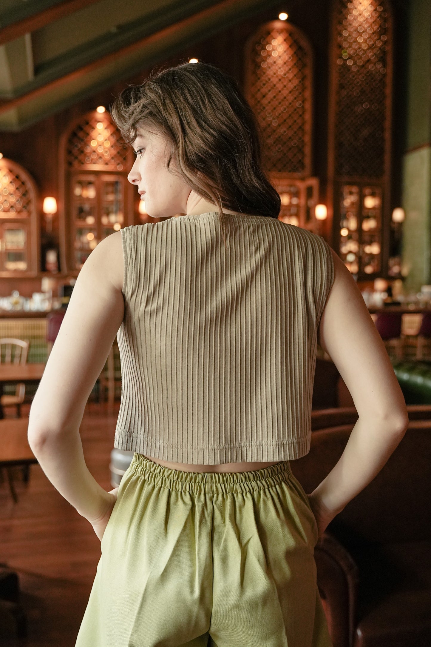 MELL CROP - SLEEVELESS IN CORIANDER