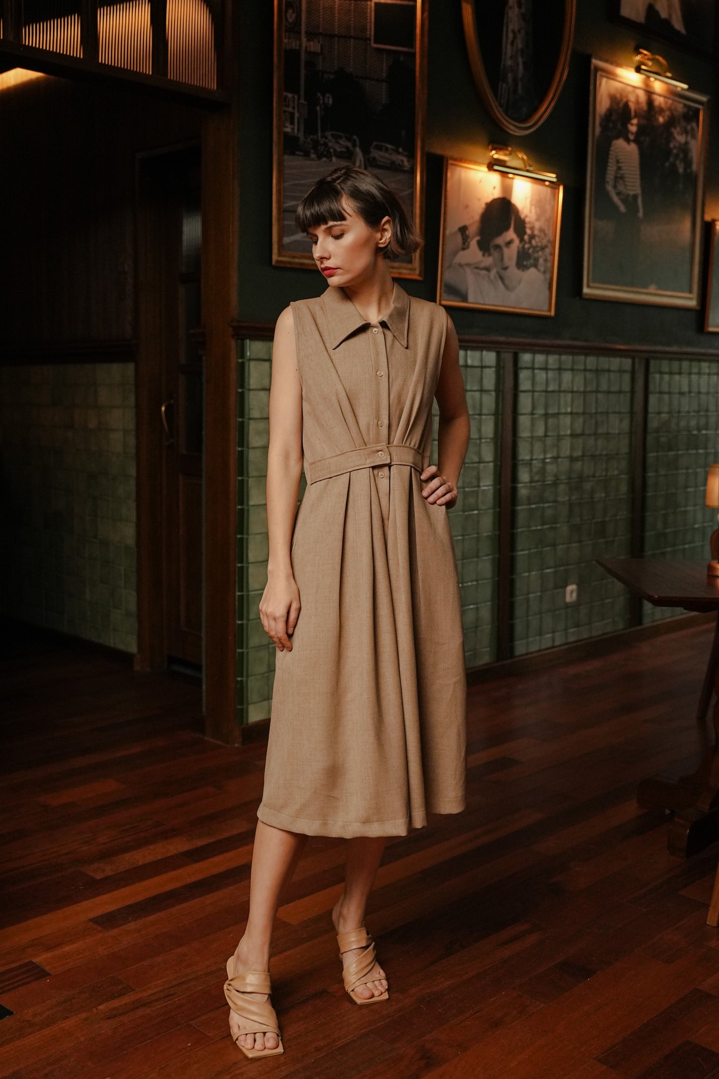 ALIYAA DRESS SLEEVELESS IN PALE NOUGAT