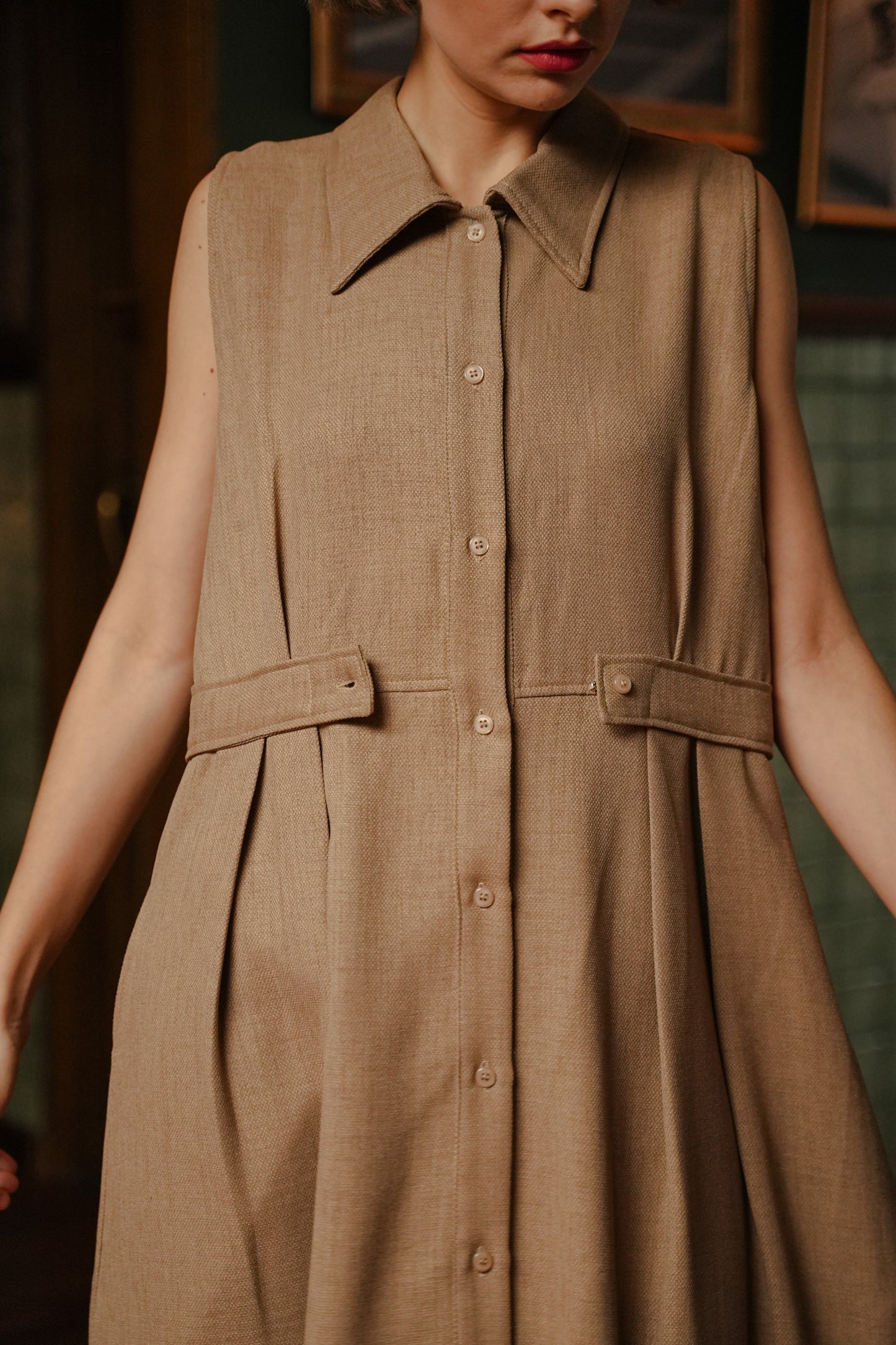 ALIYAA DRESS SLEEVELESS IN PALE NOUGAT