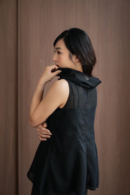 ISSABEU TOP IN BLACK SWAN