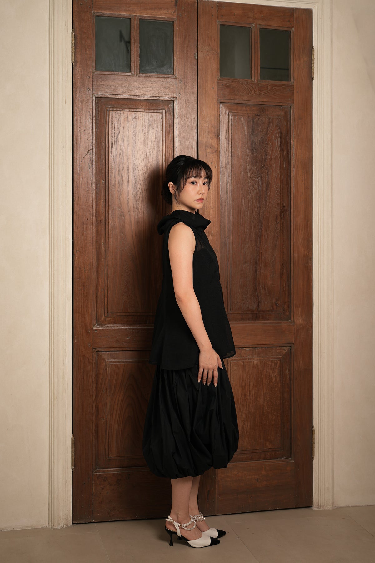 ISSABEU TOP IN BLACK SWAN