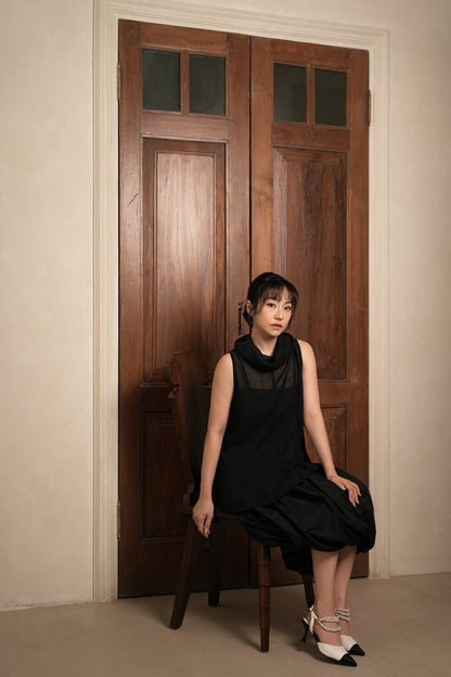 ISSABEU TOP IN BLACK SWAN
