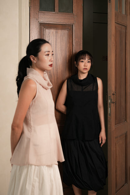 ISSABEU TOP IN BLACK SWAN
