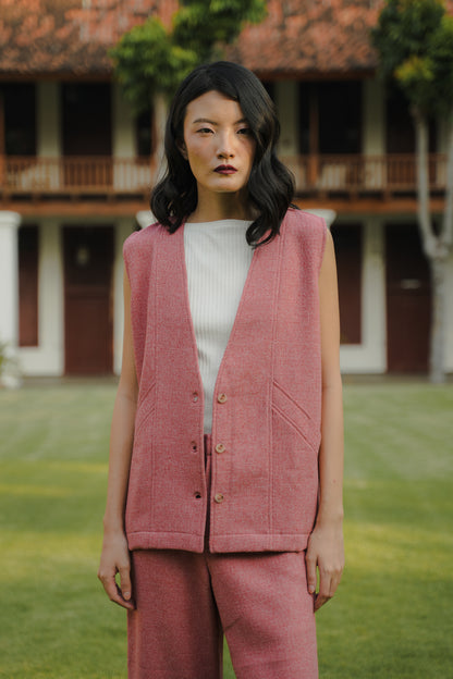 ODDA VEST IN POPPY LILY