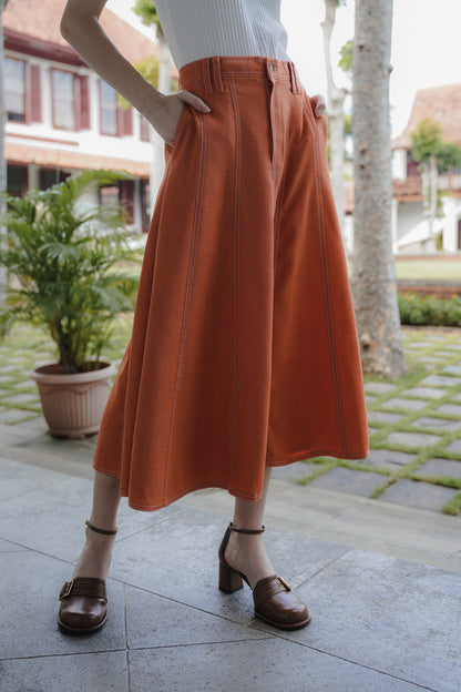 AOI SKIRT IN ORANGE PEEL