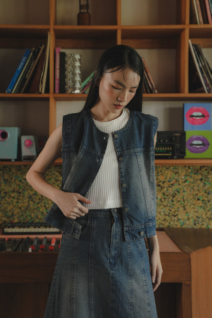 IDRIS DENIM TOP IN FUDGE