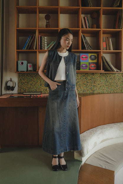 IDRIS DENIM TOP IN FUDGE