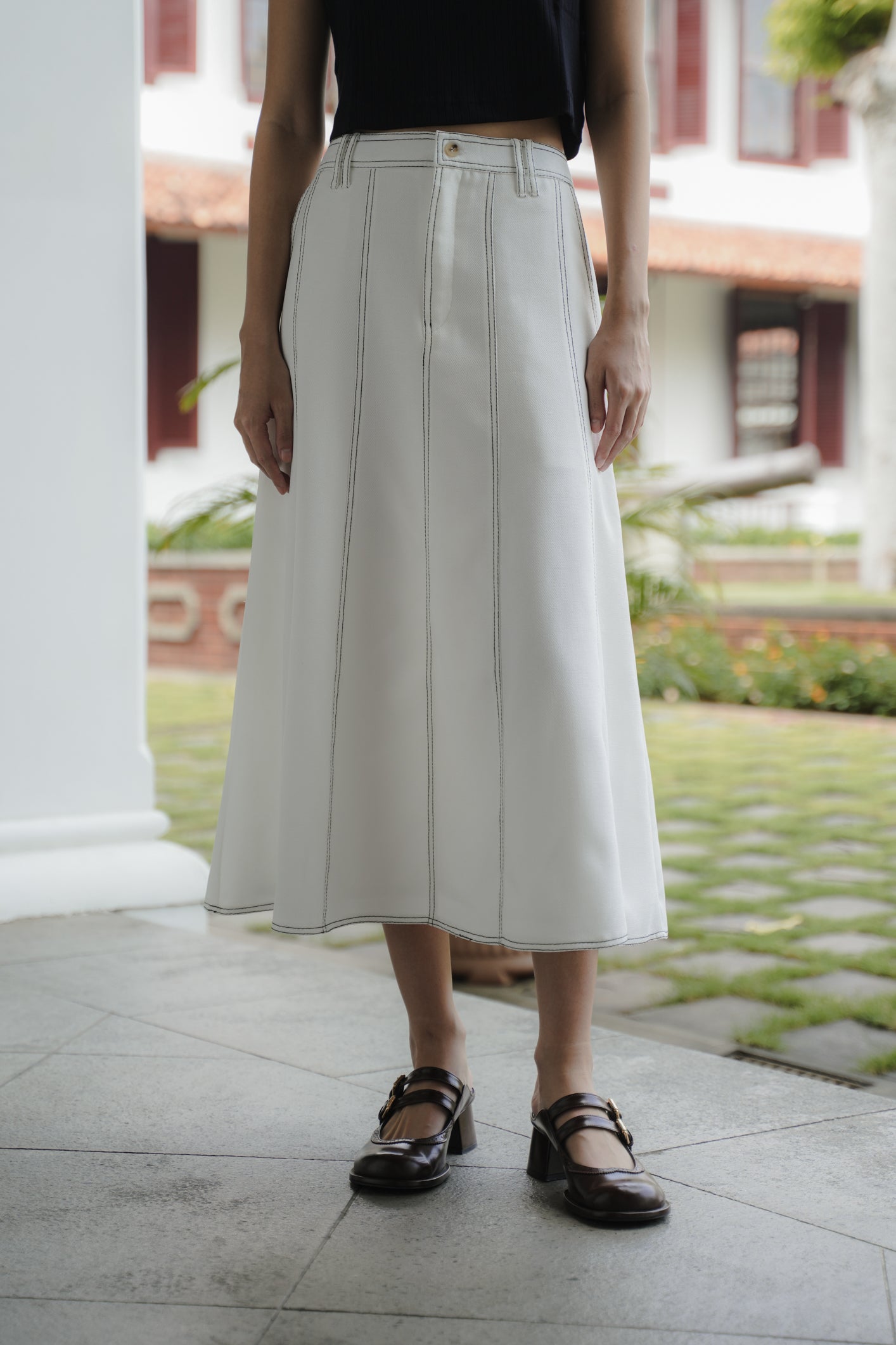 AOI SKIRT IN PEARL WHITE