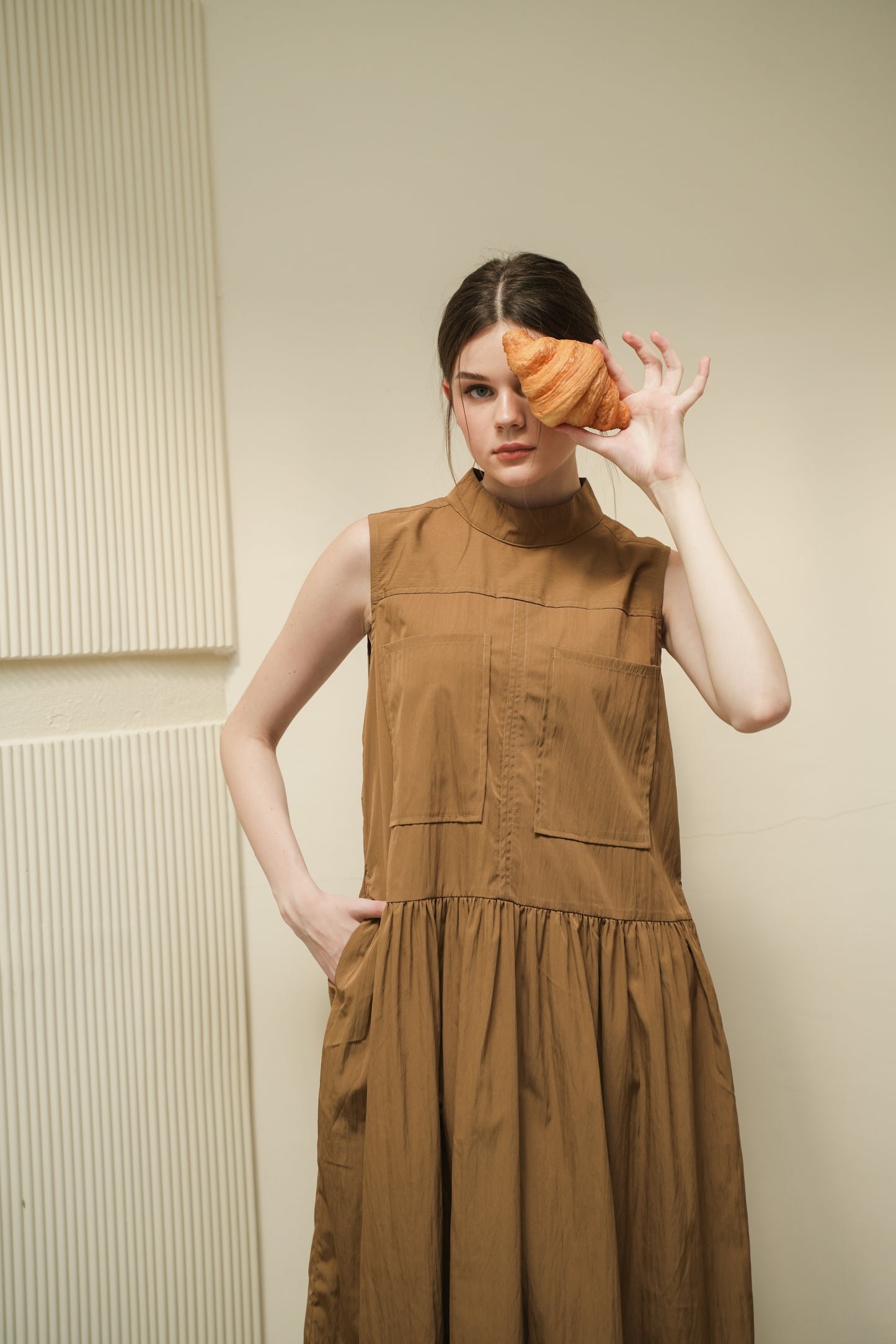 TAFFY DRESS IN PRETZEL