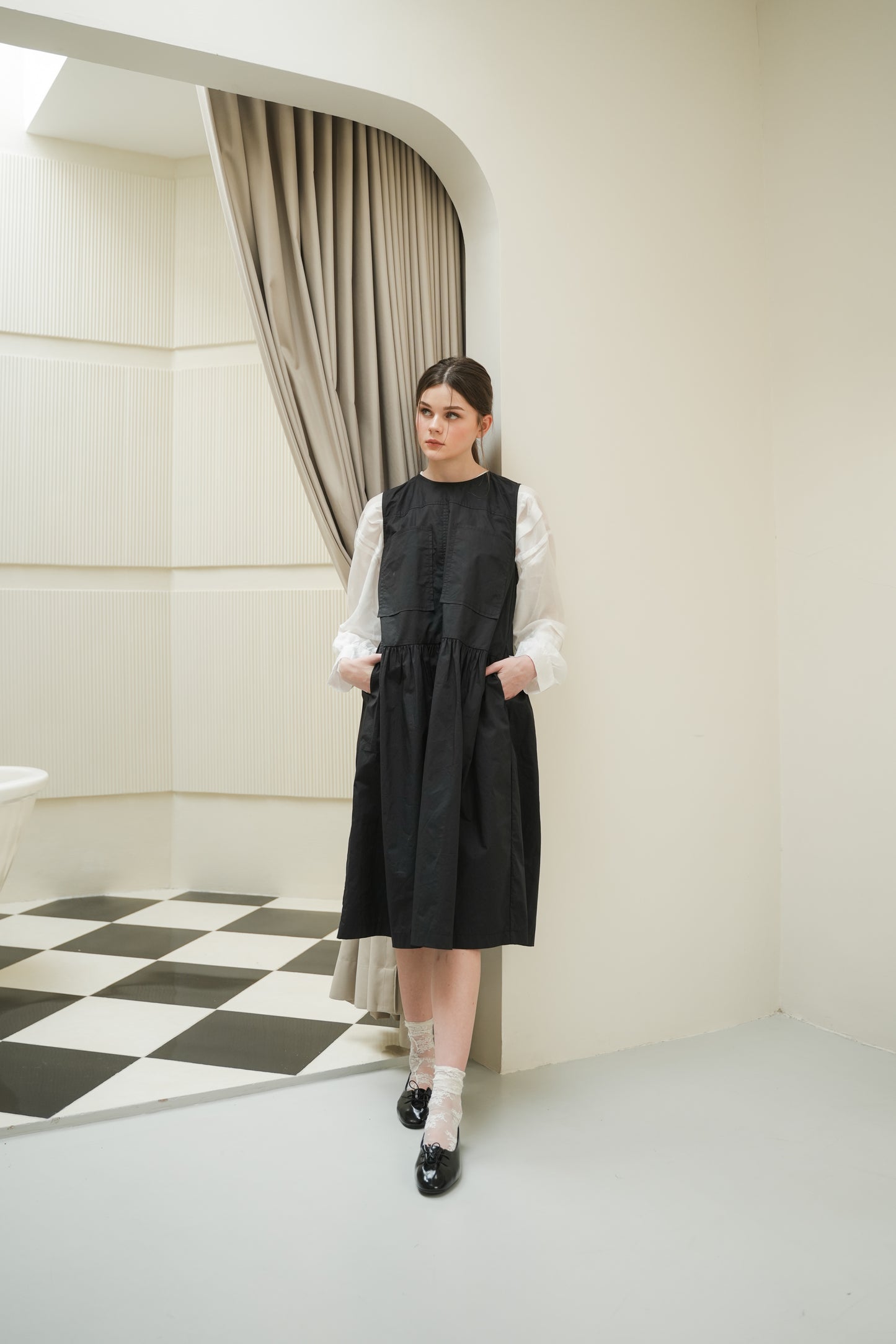 TAFFY DRESS IN CAVIAR