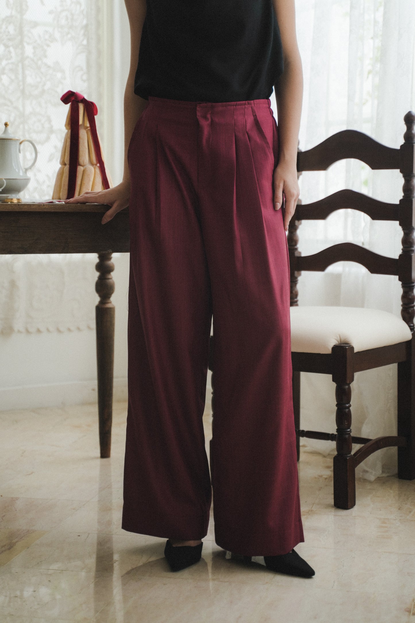 VESPER PANT IN VELVET RED