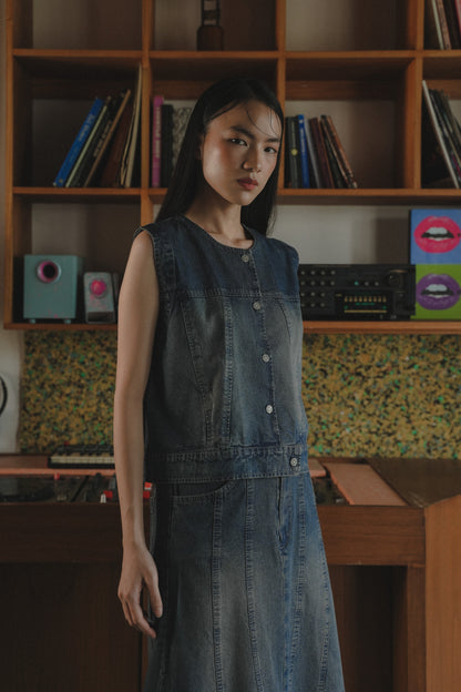 IDRIS DENIM TOP IN FUDGE