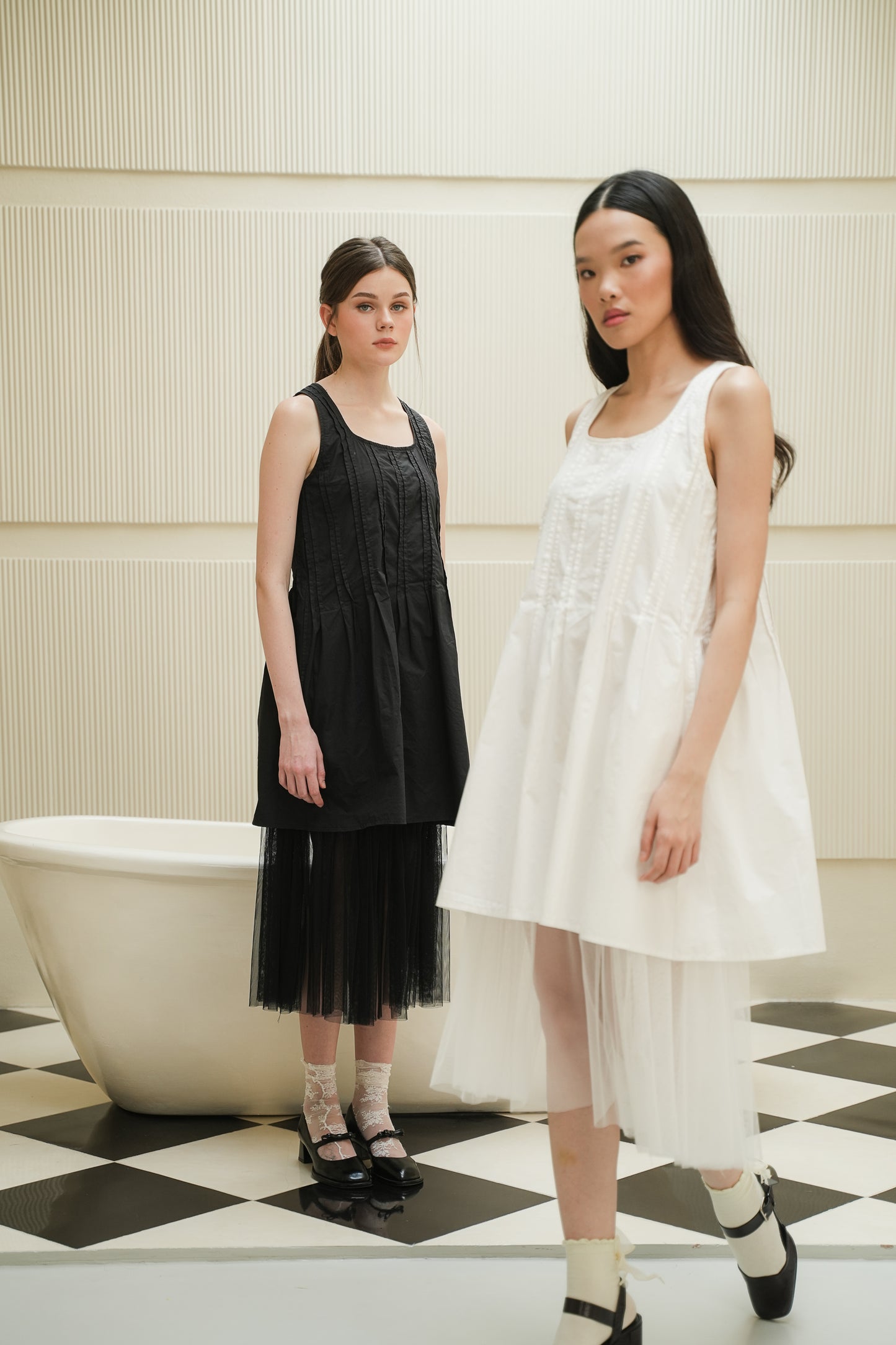 LULLA TULLE  IN DEEP BLACK