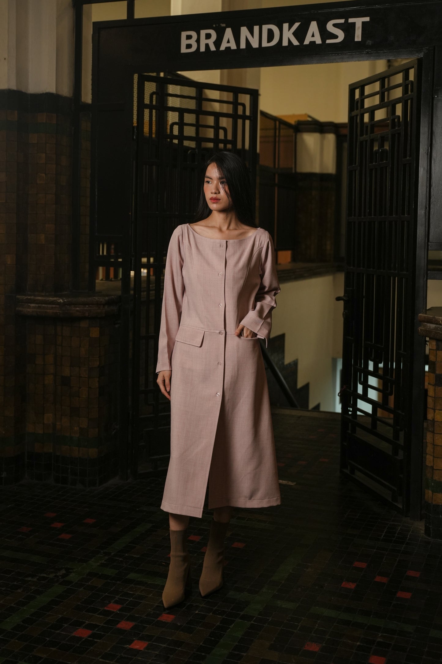 LAMER DRESS IN FEATHER BERRY
