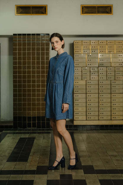 CARYS DENIM DRESS IN CLASSIC BLUE