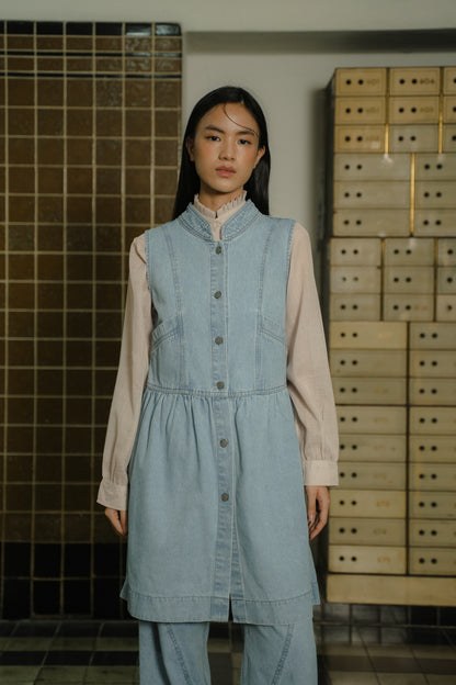 CARYS DENIM DRESS IN SKYE