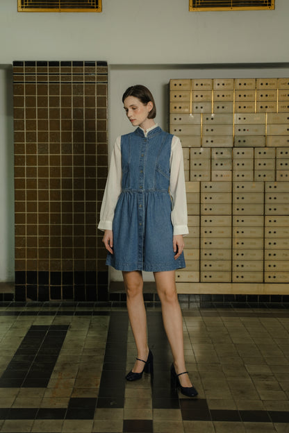 CARYS DENIM DRESS IN CLASSIC BLUE