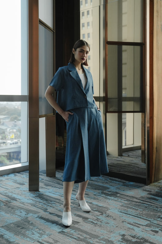 REESE BLAZER IN MIDNIGHT SAPHIRE