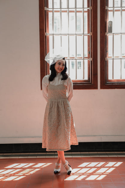 VIVIENNE DRESS IN CHAMPAGNE LILY