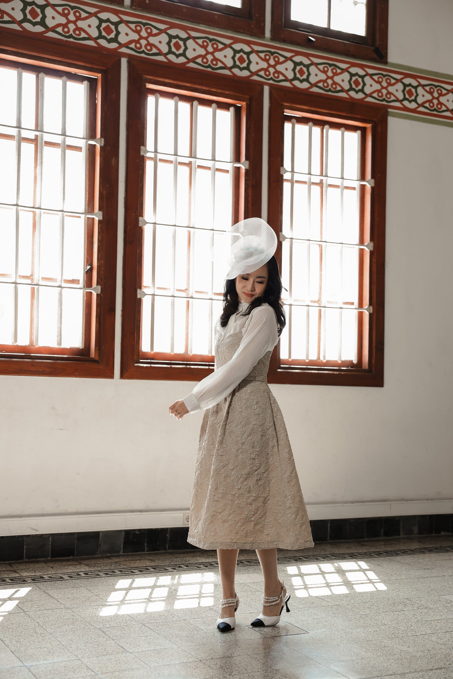 VIVIENNE DRESS IN CHAMPAGNE LILY