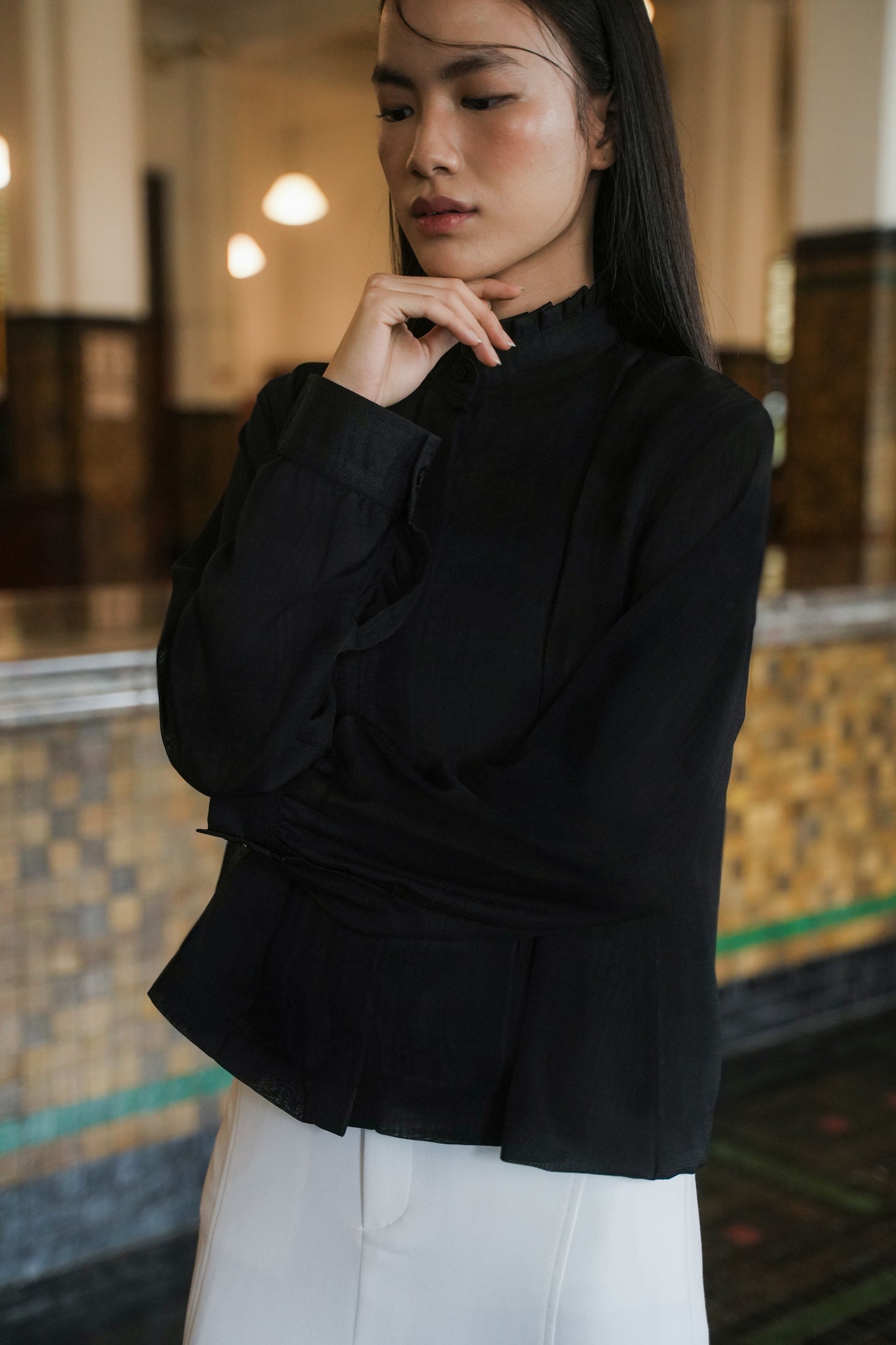 MANONA TOP IN BLACKSWAN