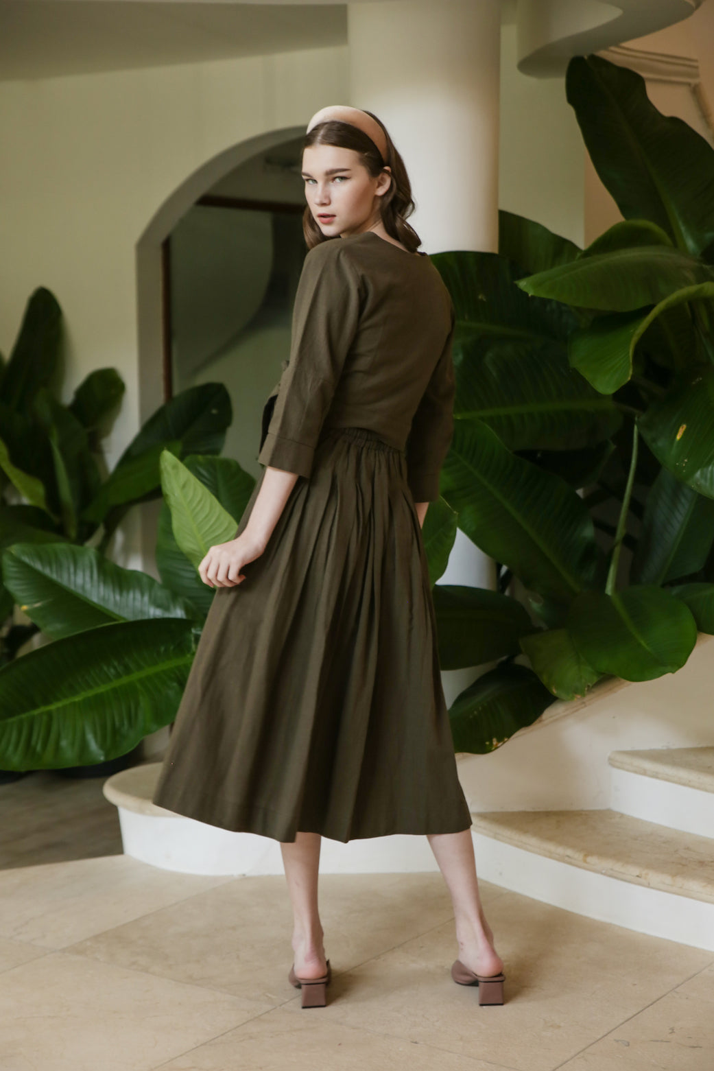 DAPHNEE TOP IN SEAWEED