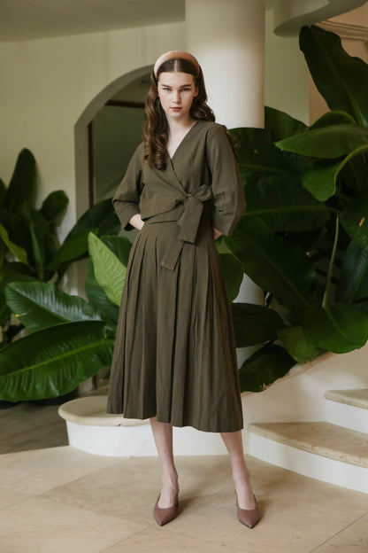 DAPHNEE TOP IN SEAWEED