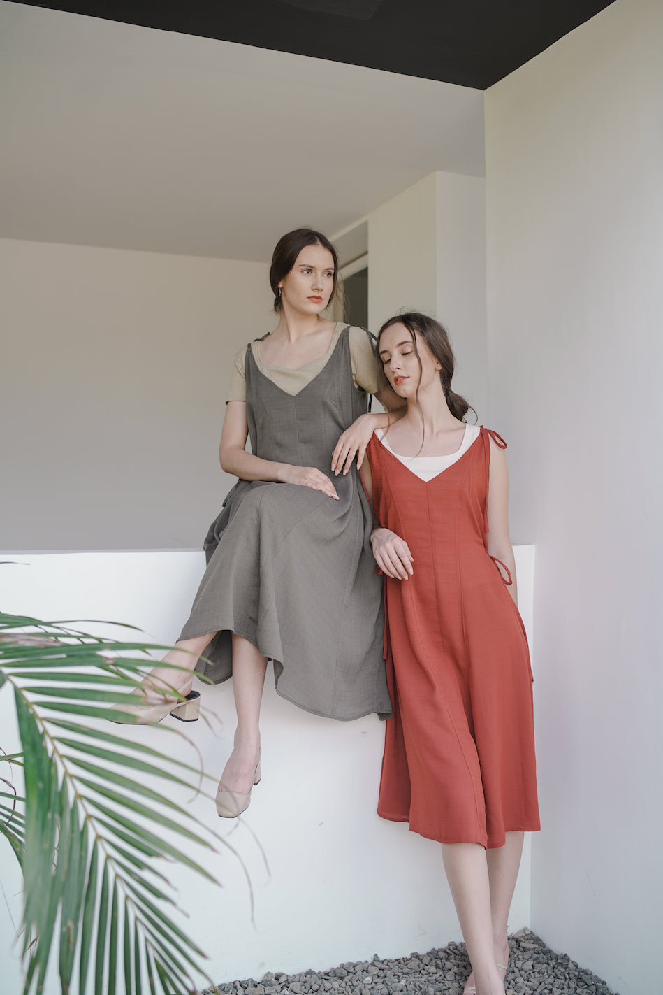 KAERYS DRESS IN TRUFFLE GREEN