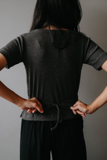 BIGAIL TOP IN CHARCOAL