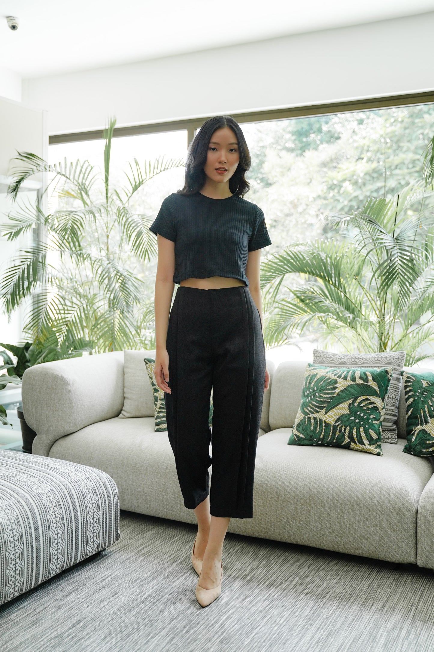 MELL CROP - SLEEVE IN DEEP BLACK
